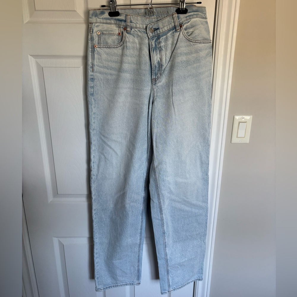 American Eagle Light Wash Denim Jeans